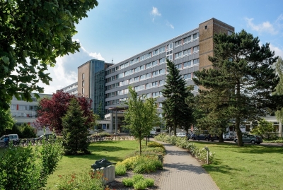 Blick auf die Klinik.